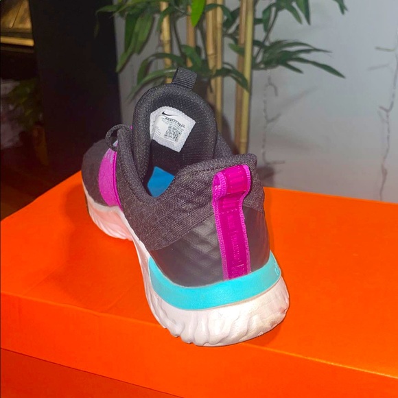 NIKE - In Season TR 9 (Black, Purple & Light Aqua) - Picture 2 of 3